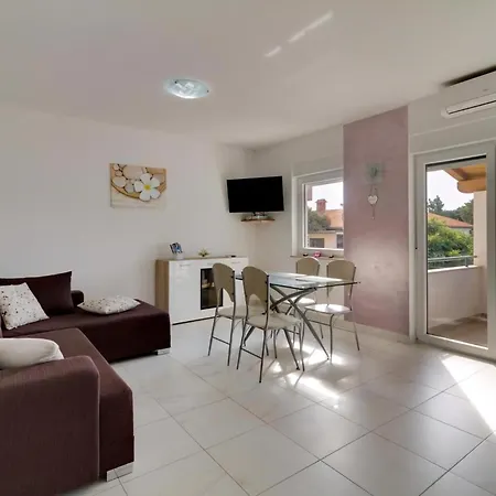 Apartment In Und Nah Am Pula